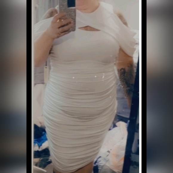 Wedding dress - Picture 3 of 3